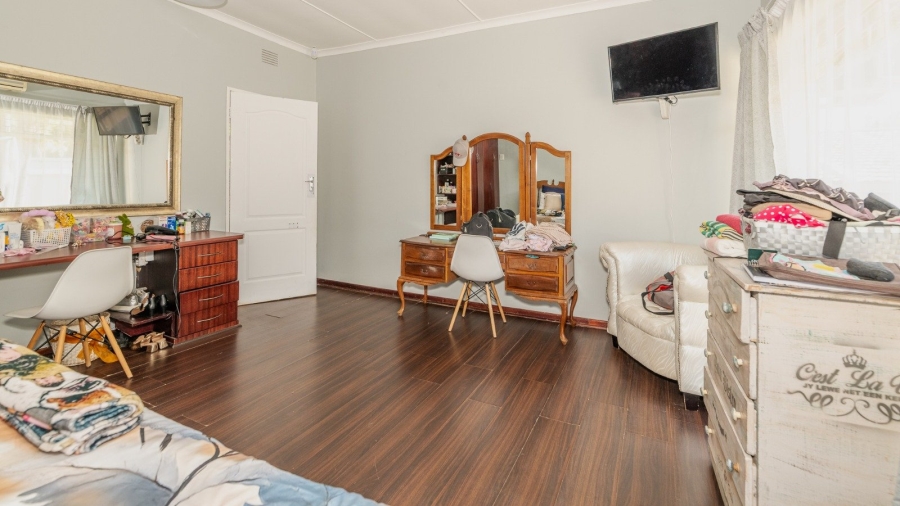4 Bedroom Property for Sale in Wilkoppies North West